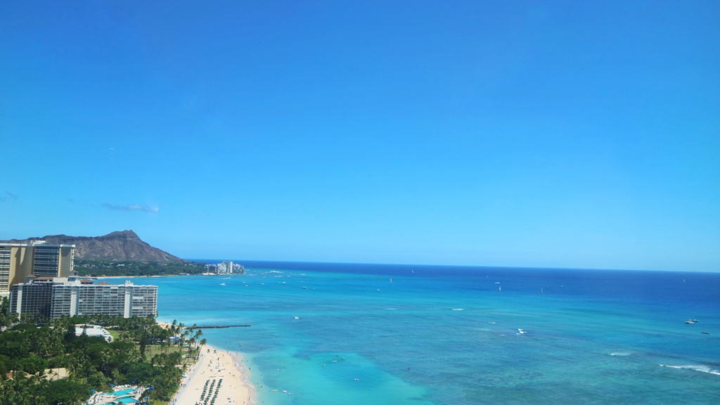 ハワイ・ダイヤモンドヘッドとワイキキビーチのイメージ画像